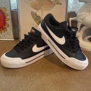 Black nike casual shoes